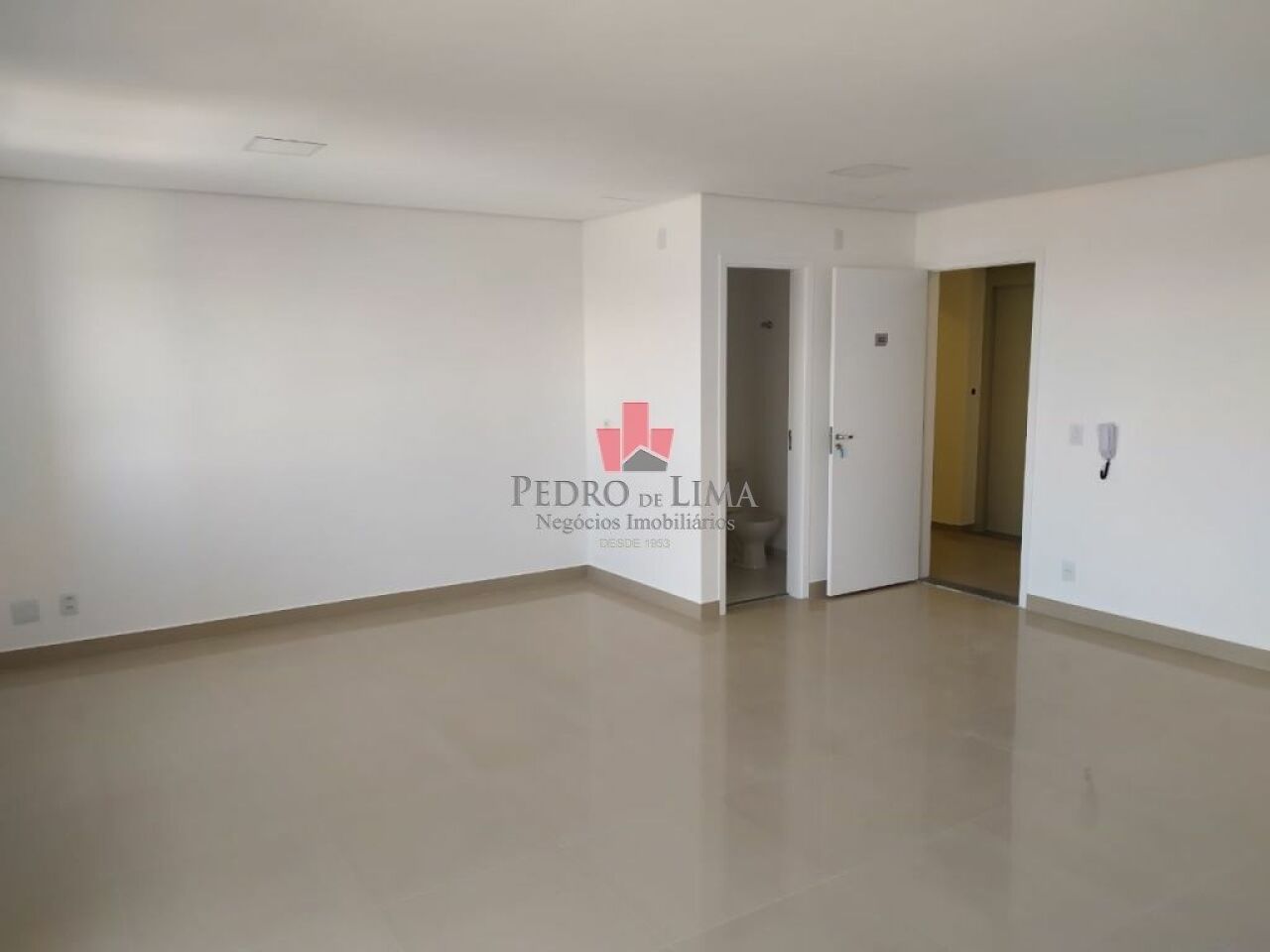 Sala Comercial 38m², 1 banheiro, junto Metrô Bresser, na Mooca