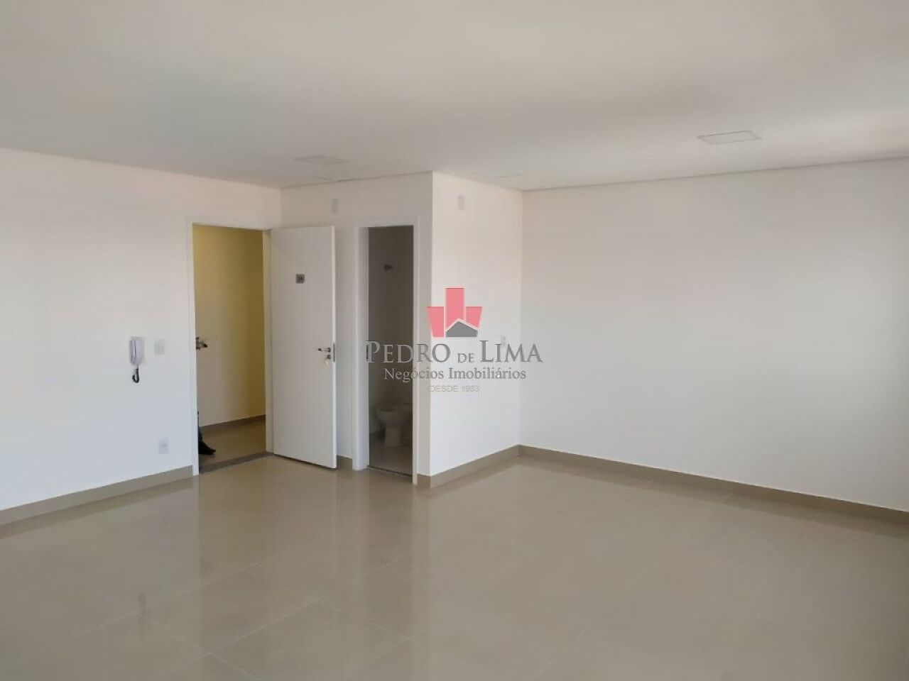 Sala Comercial 38m², 1 banheiro, junto Metrô Bresser, na Mooca