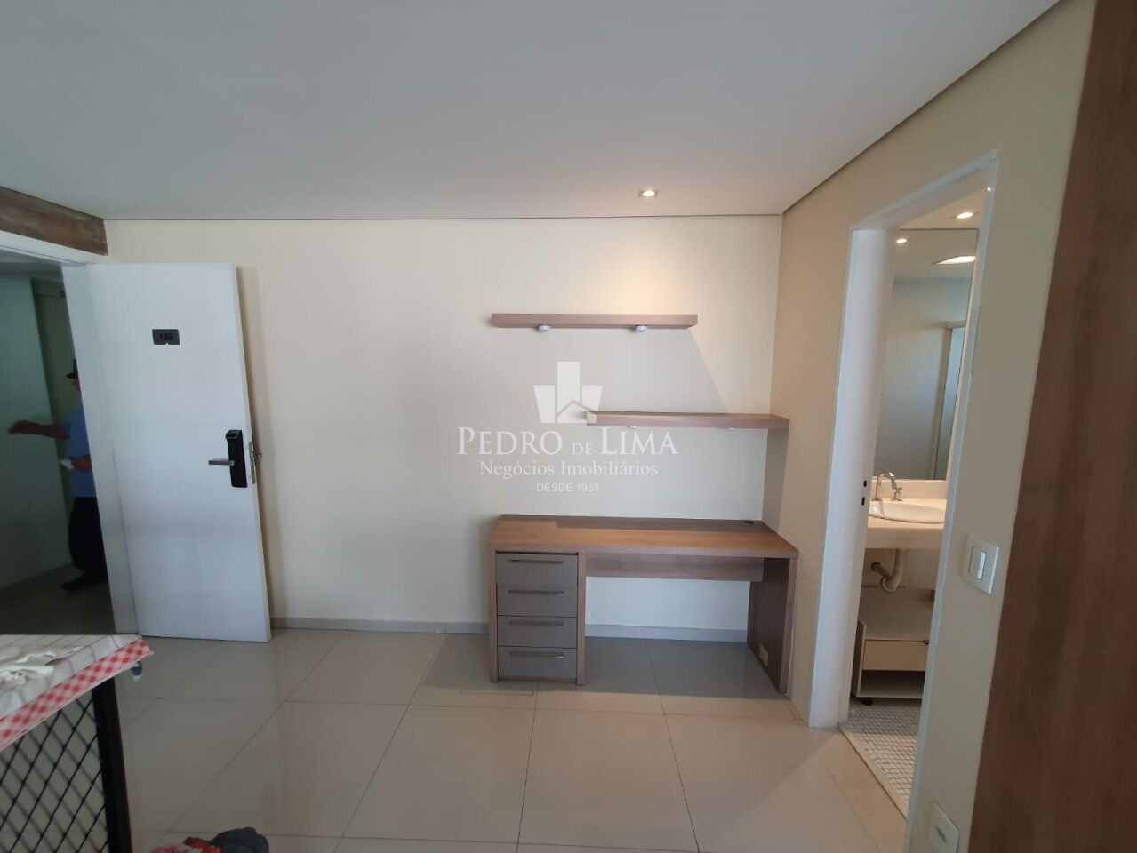 Apartamento bem localizado no Tatuapé, decorado, andar alto, 52m2, 1 dorm e 1 vaga.