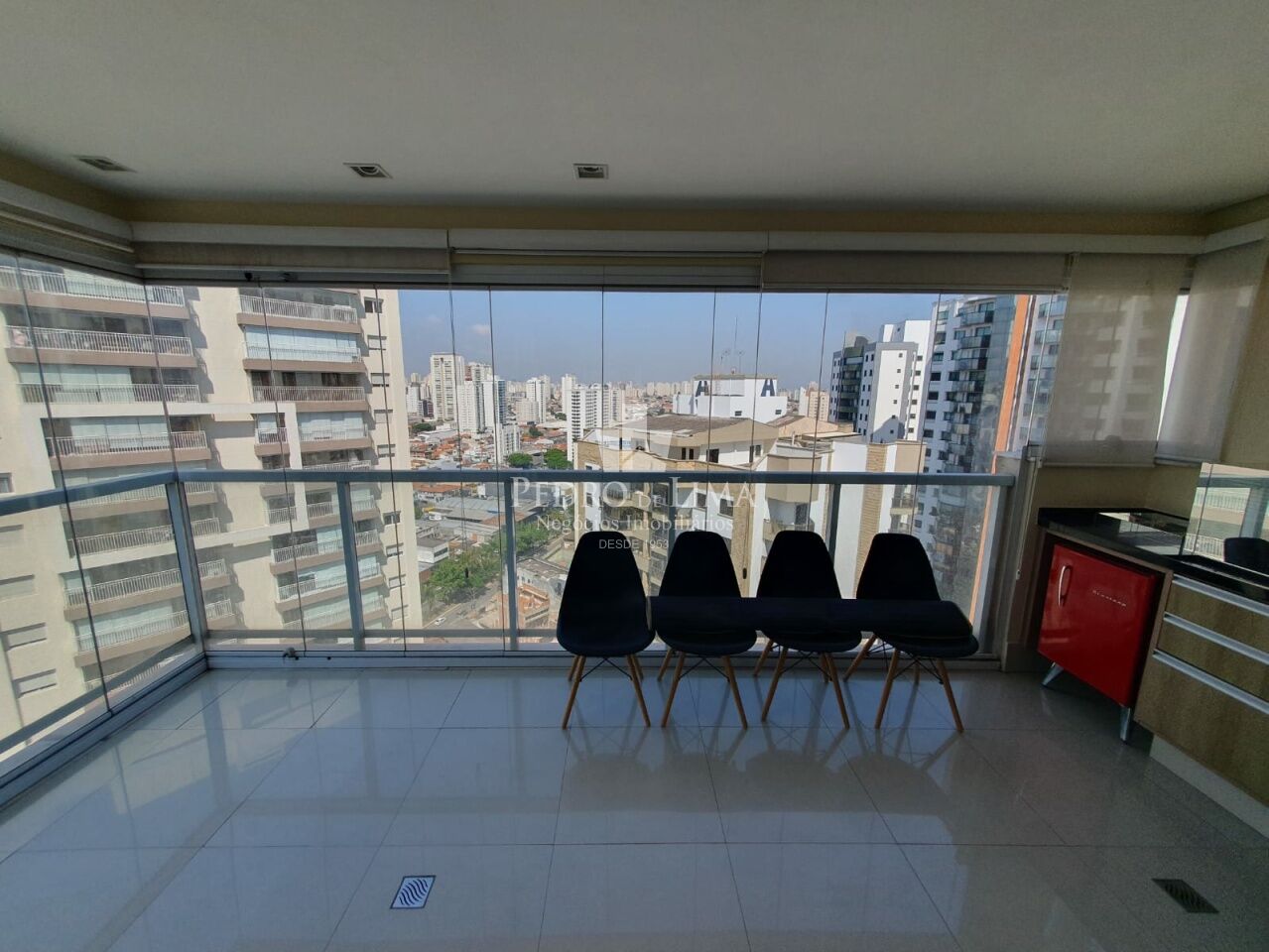 Apartamento bem localizado no Tatuapé, decorado, andar alto, 52m2, 1 dorm e 1 vaga.