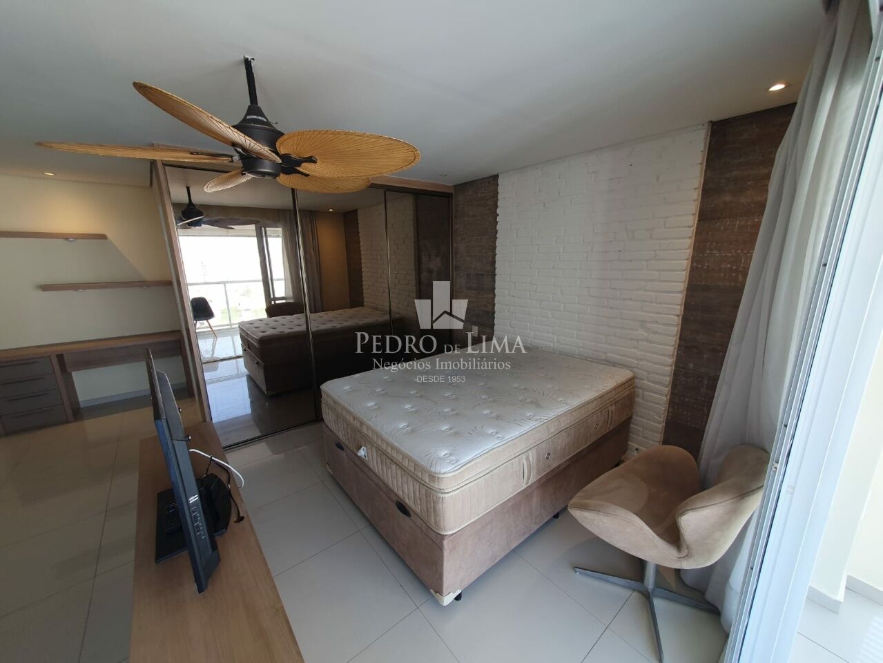 Apartamento bem localizado no Tatuapé, decorado, andar alto, 52m2, 1 dorm e 1 vaga.