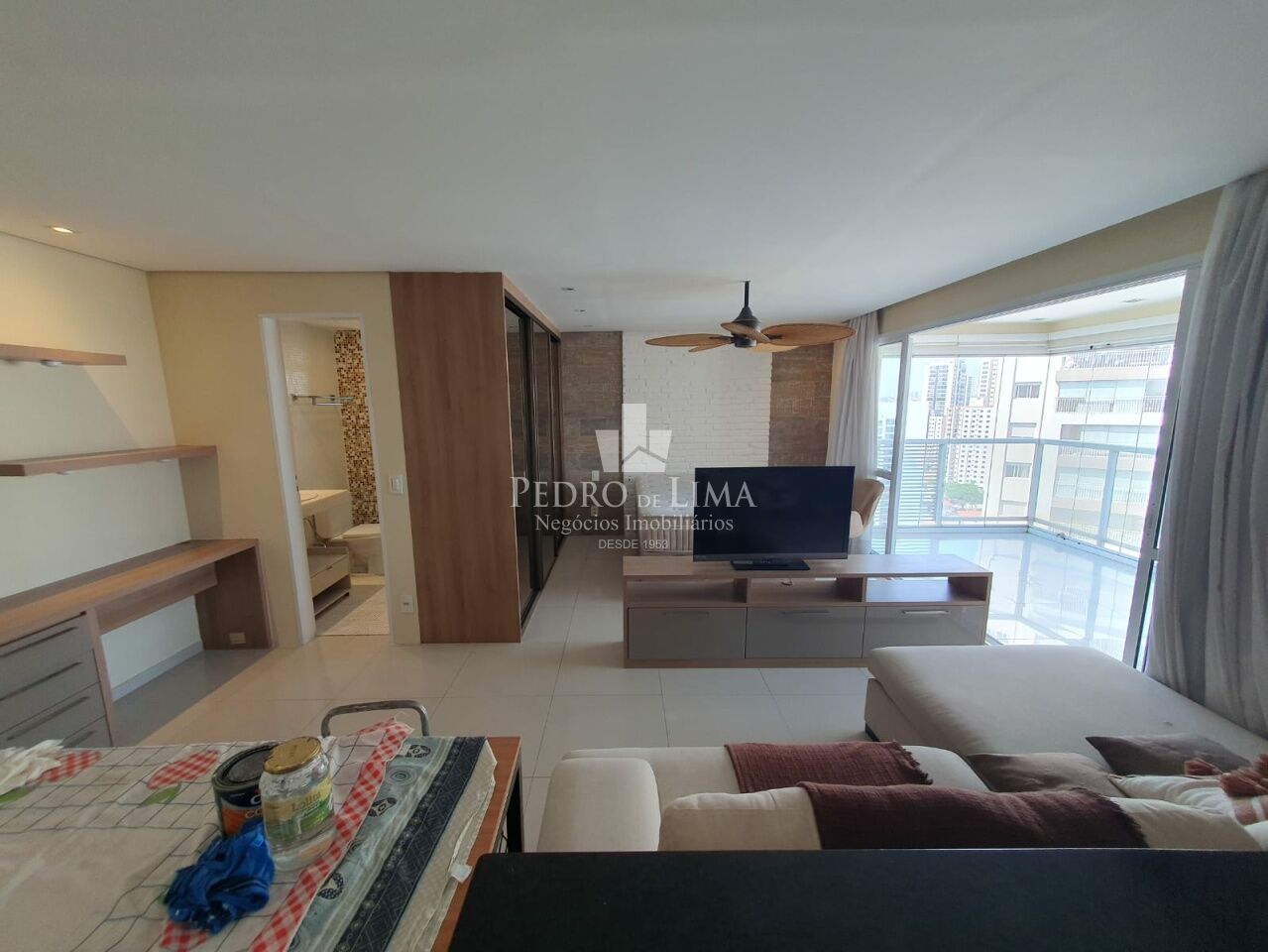 Apartamento bem localizado no Tatuapé, decorado, andar alto, 52m2, 1 dorm e 1 vaga.