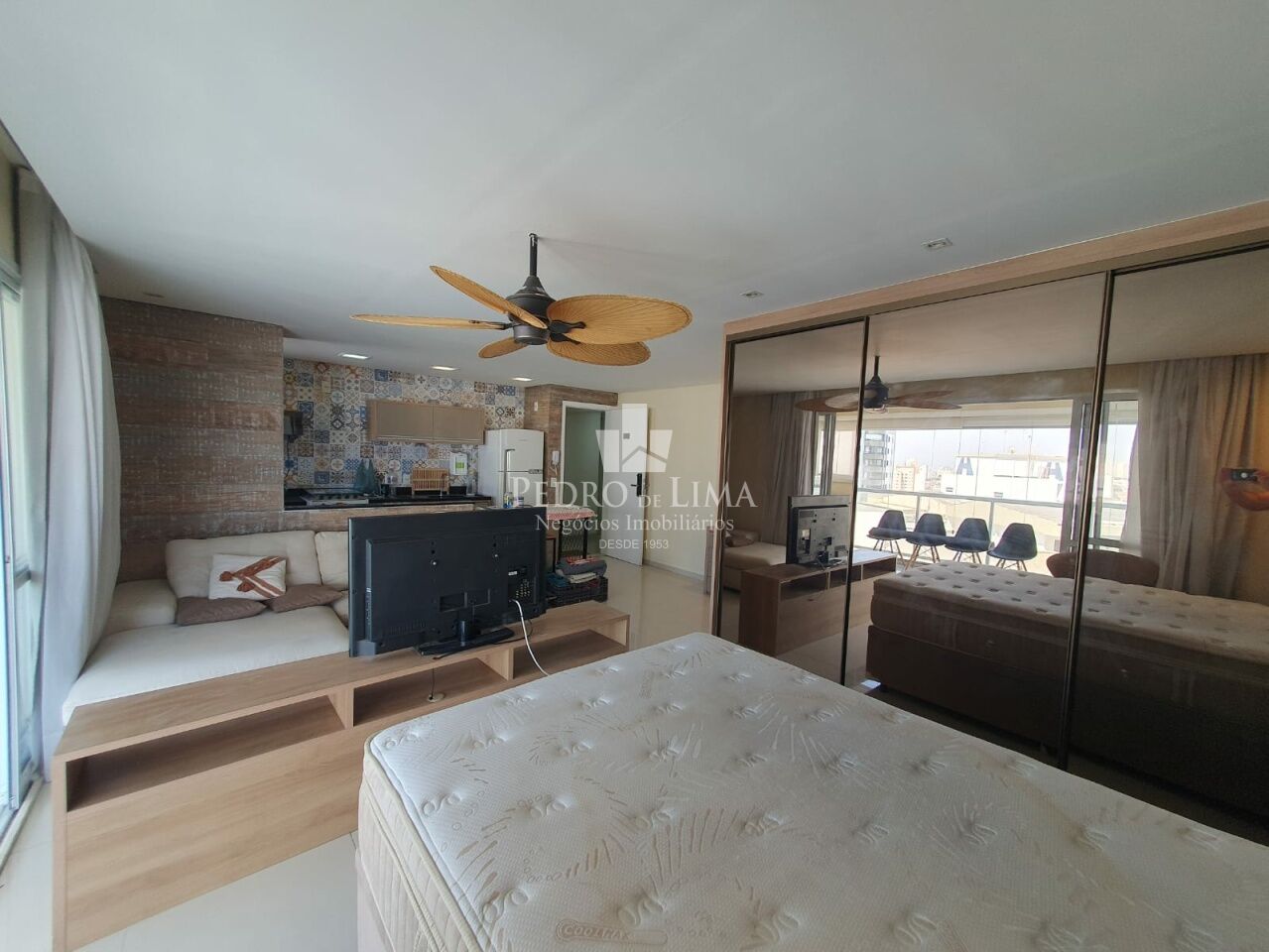 Apartamento bem localizado no Tatuapé, decorado, andar alto, 52m2, 1 dorm e 1 vaga.