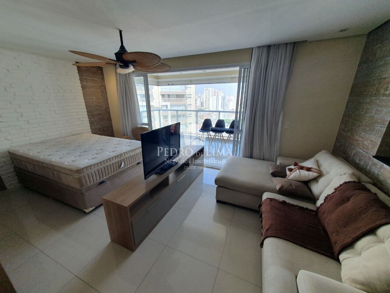 Apartamento bem localizado no Tatuapé, decorado, andar alto, 52m2, 1 dorm e 1 vaga.