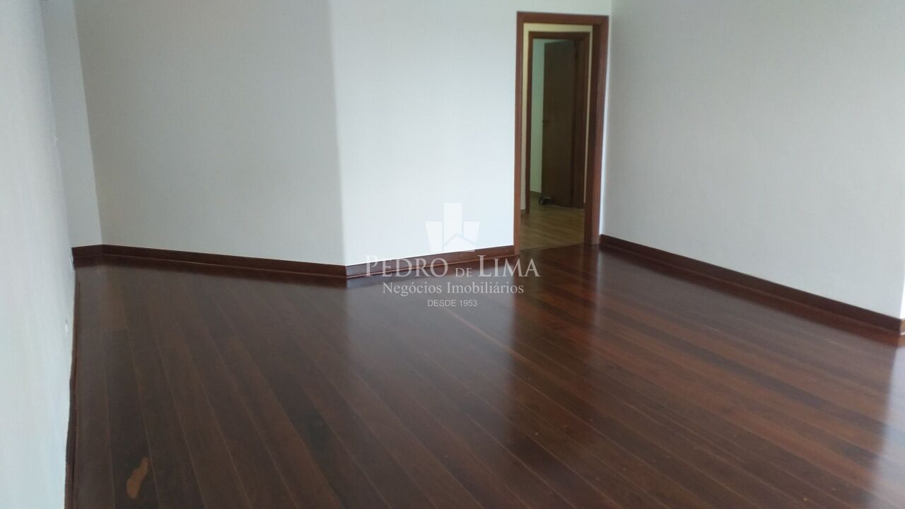 Apartamento 160m², 4 Quartos, 1 suíte, 3 vagas, Jardim Anália Franco. Condomínio Ana Lúcia