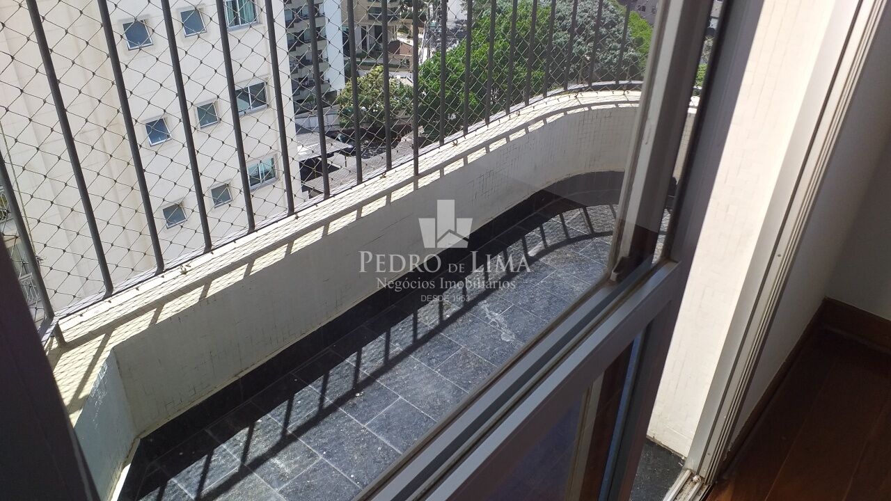 Apartamento 160m², 4 Quartos, 1 suíte, 3 vagas, Jardim Anália Franco. Condomínio Ana Lúcia