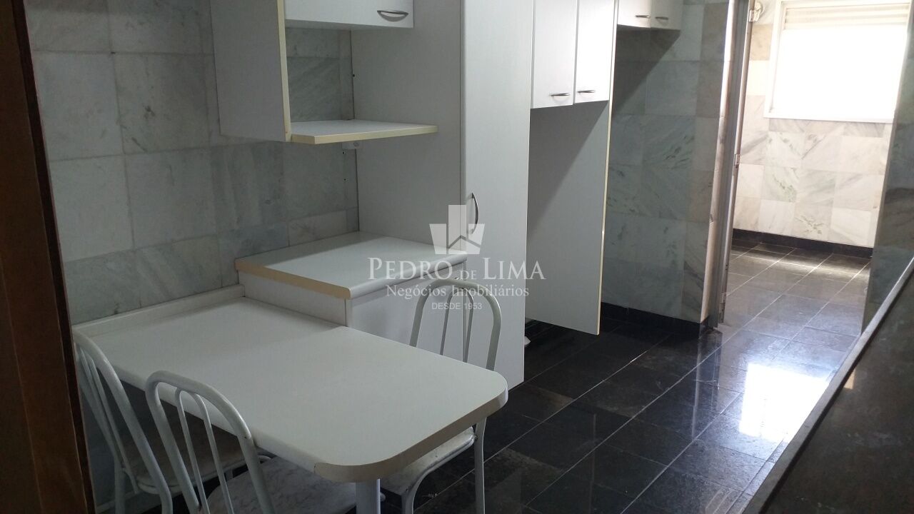 Apartamento 160m², 4 Quartos, 1 suíte, 3 vagas, Jardim Anália Franco. Condomínio Ana Lúcia