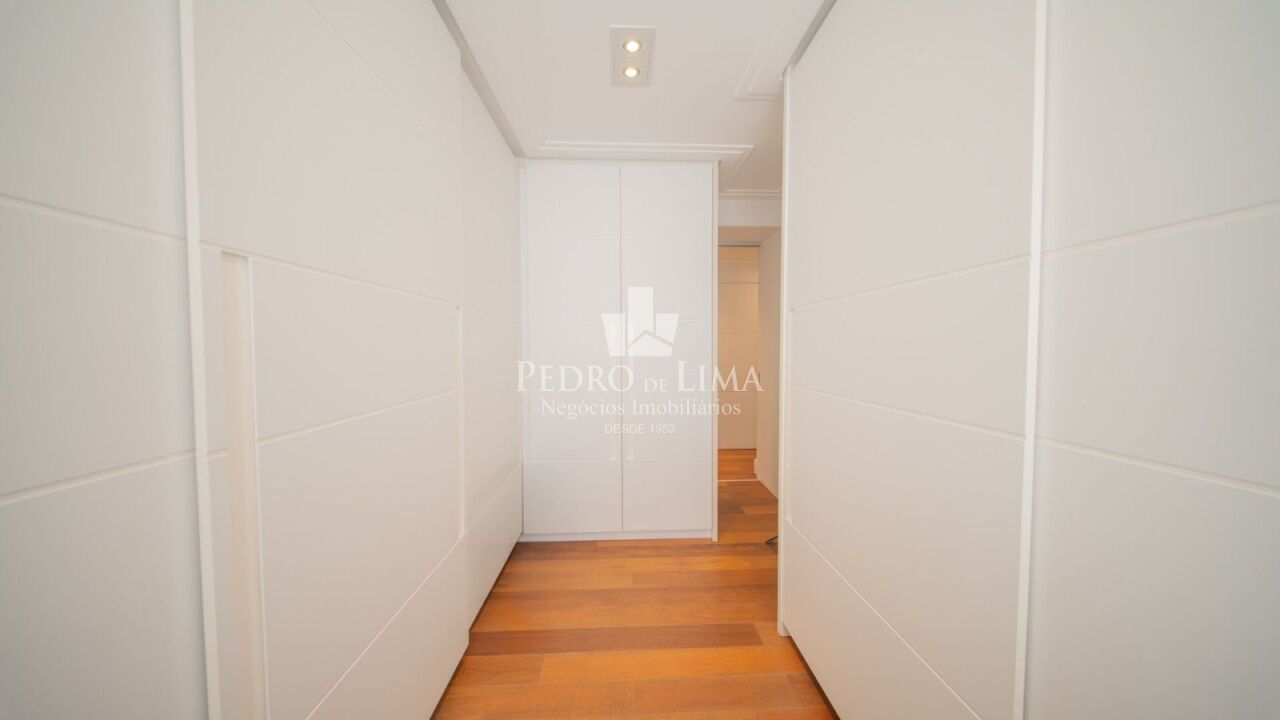 Cobertura Duplex 345m² no Condomínio Mont Serrat 3 suítes 5 vagas 