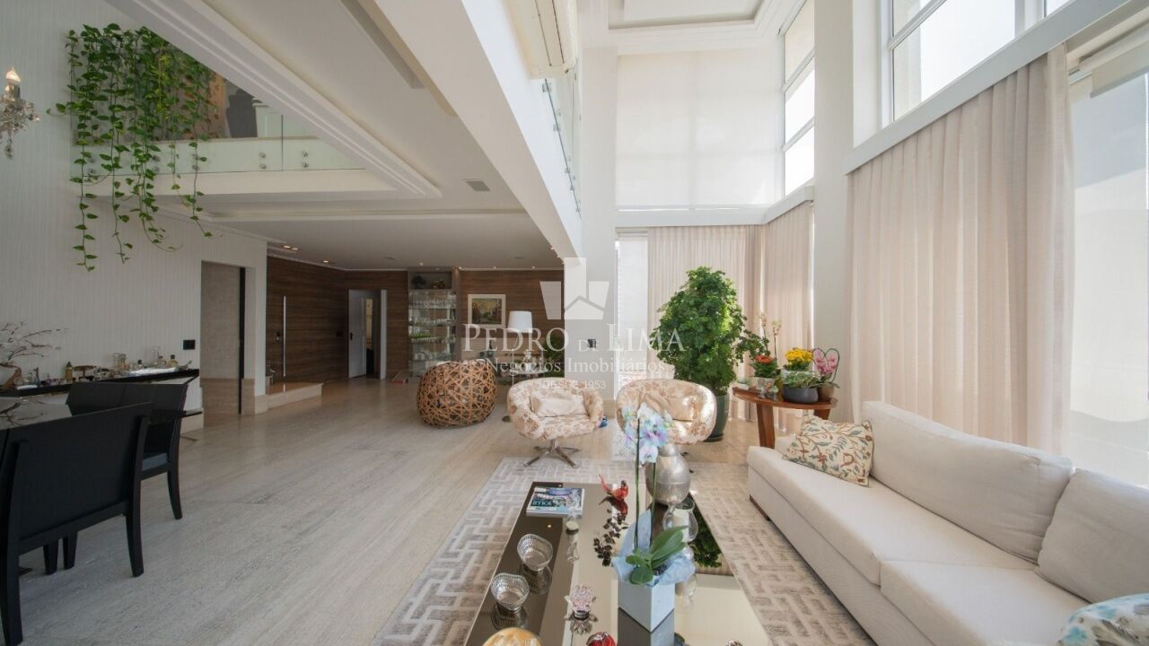 Cobertura Duplex 345m² no Condomínio Mont Serrat 3 suítes 5 vagas 