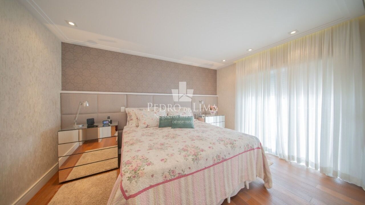 Cobertura Duplex 345m² no Condomínio Mont Serrat 3 suítes 5 vagas 