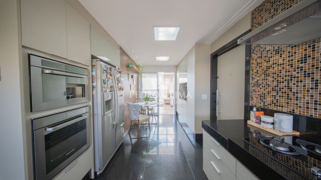 Cobertura Duplex 345m² no Condomínio Mont Serrat 3 suítes 5 vagas 
