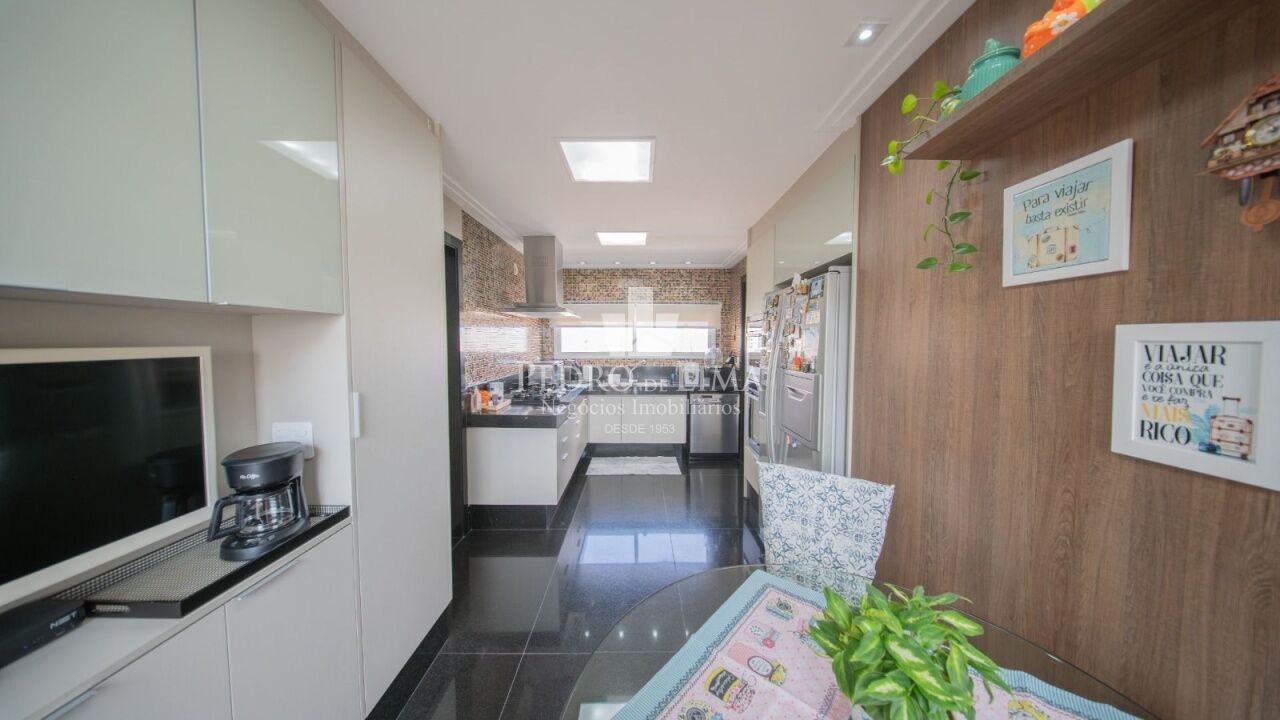 Cobertura Duplex 345m² no Condomínio Mont Serrat 3 suítes 5 vagas 