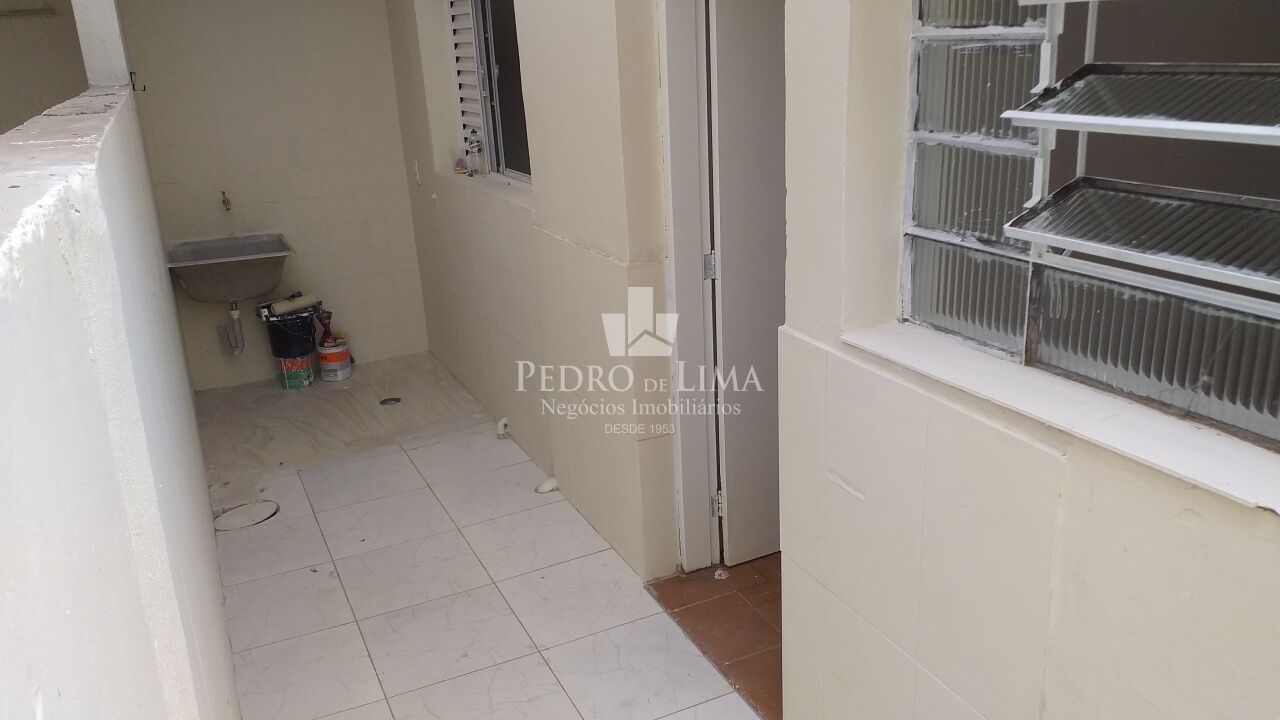 Casa Térrea, 1 Quarto, Sala, Cozinha, WC, de fundos, no Tatuapé