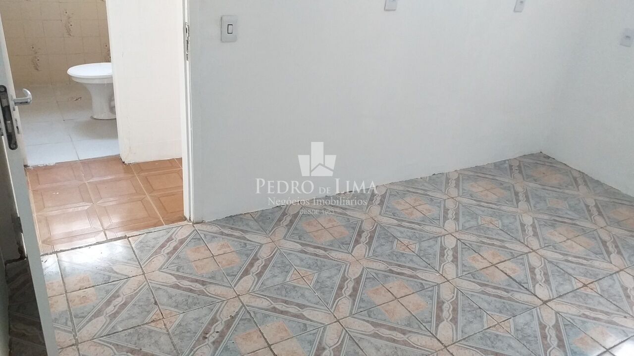 Casa Térrea, 1 Quarto, Sala, Cozinha, WC, de fundos, no Tatuapé