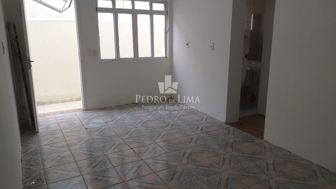 Casa Térrea, 1 Quarto, Sala, Cozinha, WC, de fundos, no Tatuapé