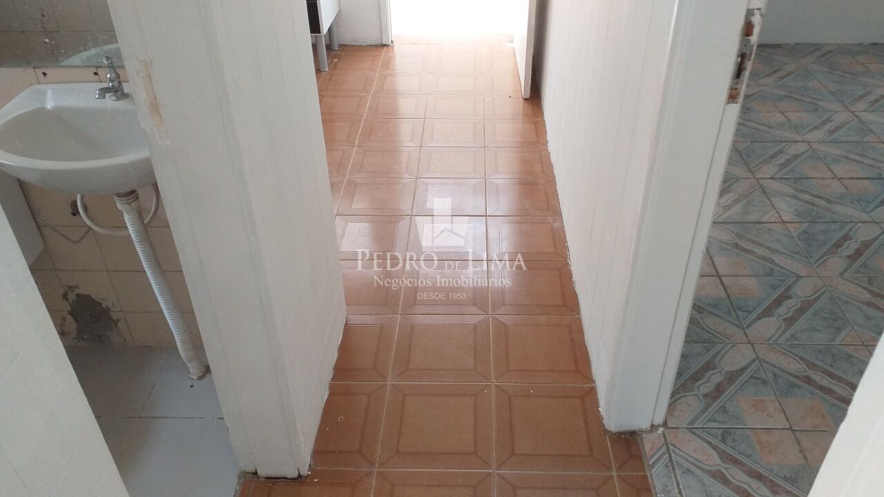 Casa Térrea, 1 Quarto, Sala, Cozinha, WC, de fundos, no Tatuapé