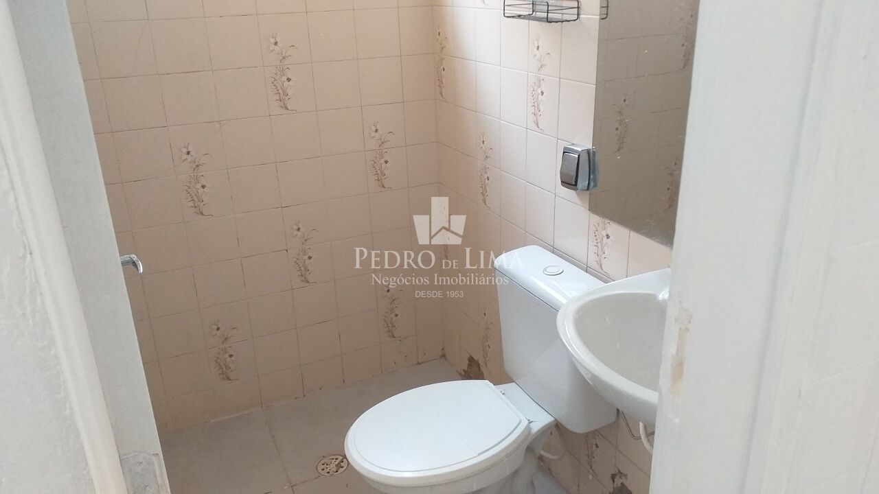 Casa Térrea, 1 Quarto, Sala, Cozinha, WC, de fundos, no Tatuapé