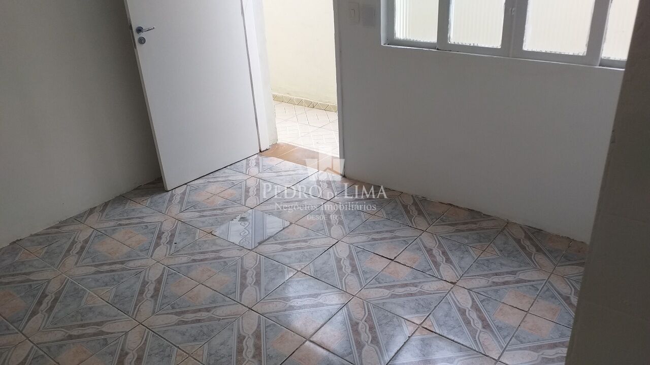 Casa Térrea, 1 Quarto, Sala, Cozinha, WC, de fundos, no Tatuapé