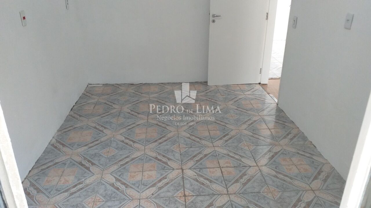 Casa Térrea, 1 Quarto, Sala, Cozinha, WC, de fundos, no Tatuapé