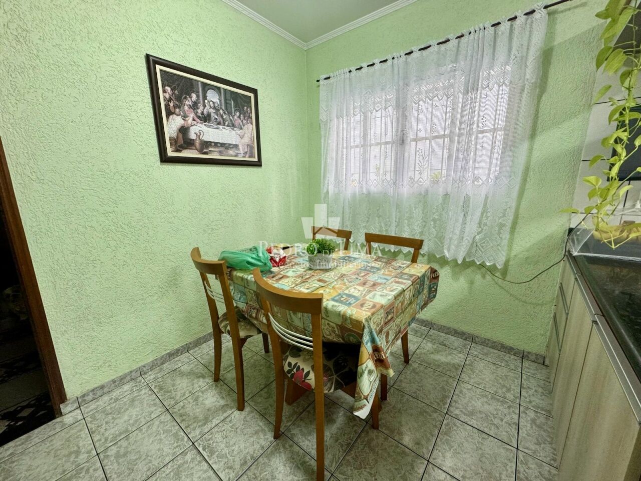 Sobrado bem localizado no Jardim Aricanduva, 125m² 3 quartos, 3 banheiros e 2 vagas cobertas.