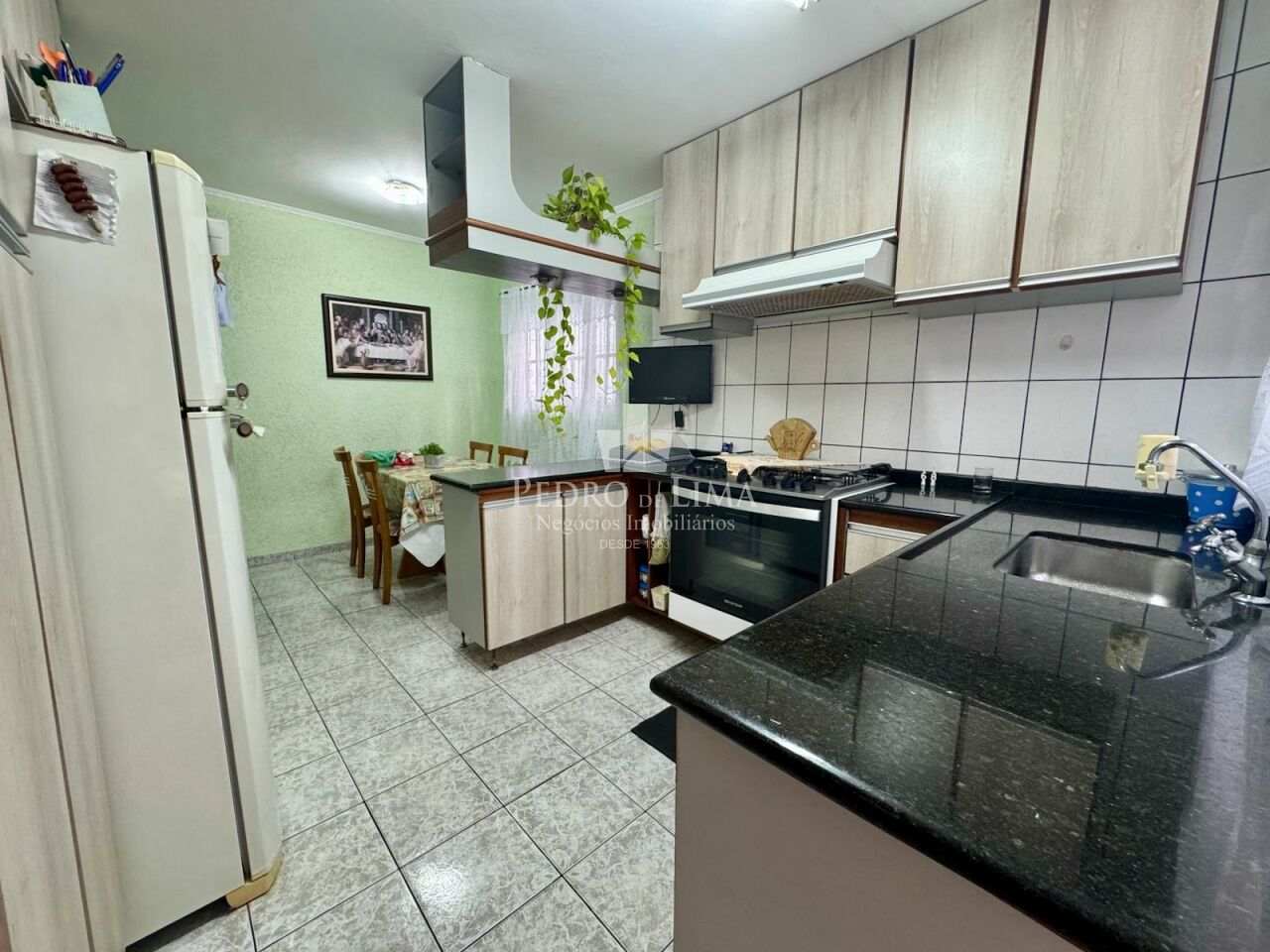 Sobrado bem localizado no Jardim Aricanduva, 125m² 3 quartos, 3 banheiros e 2 vagas cobertas.