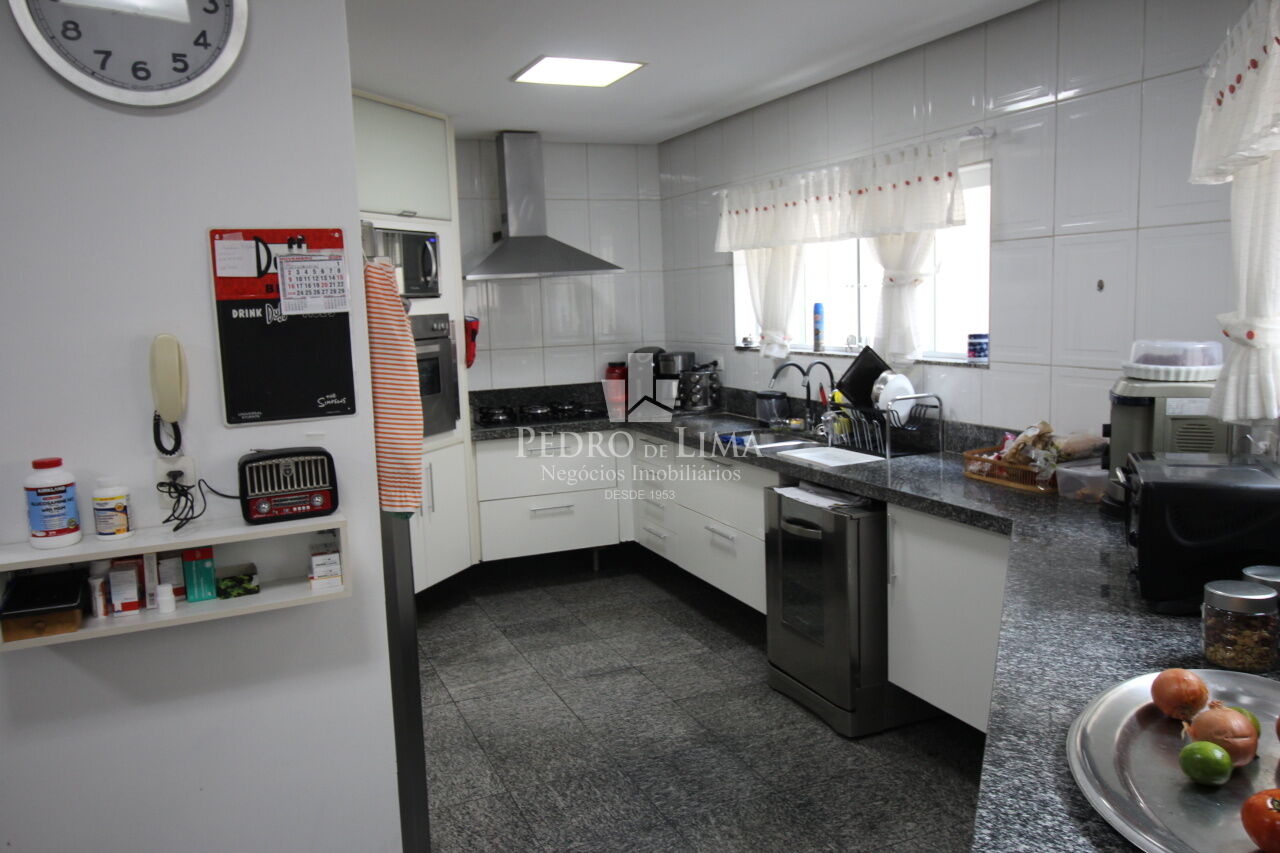 Sobrado 5 quartos (4 suítes), 8 vagas 500 m² Mobiliado - Mooca