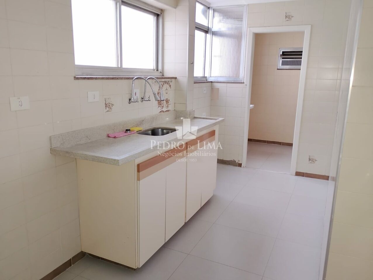 Apartamento 2 Dormitórios no Tatuapé, a 750 metros do Metrô Carrão. Condomínio Sparta