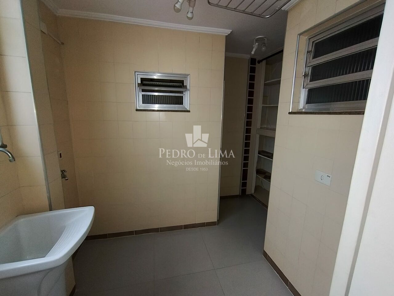 Apartamento 2 Dormitórios no Tatuapé, a 750 metros do Metrô Carrão. Condomínio Sparta