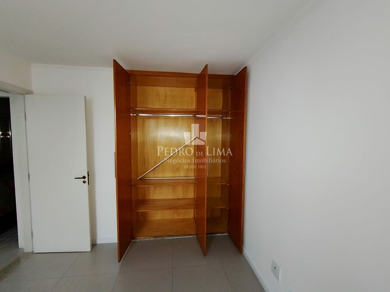 Apartamento 2 Dormitórios no Tatuapé, a 750 metros do Metrô Carrão. Condomínio Sparta