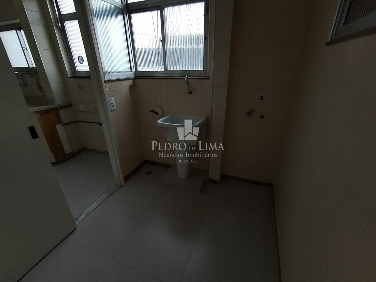 Apartamento 2 Dormitórios no Tatuapé, a 750 metros do Metrô Carrão. Condomínio Sparta