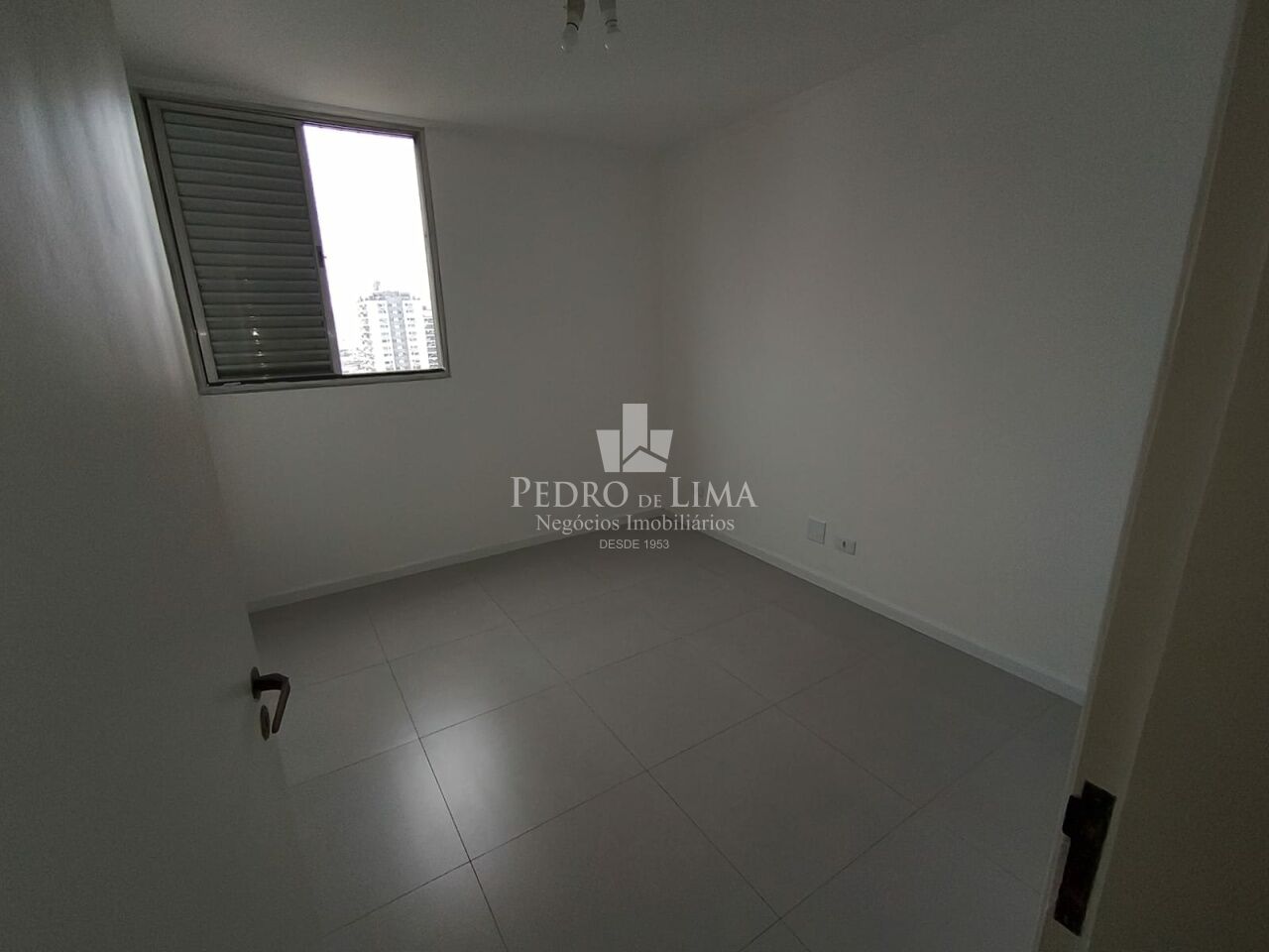 Apartamento 2 Dormitórios no Tatuapé, a 750 metros do Metrô Carrão. Condomínio Sparta