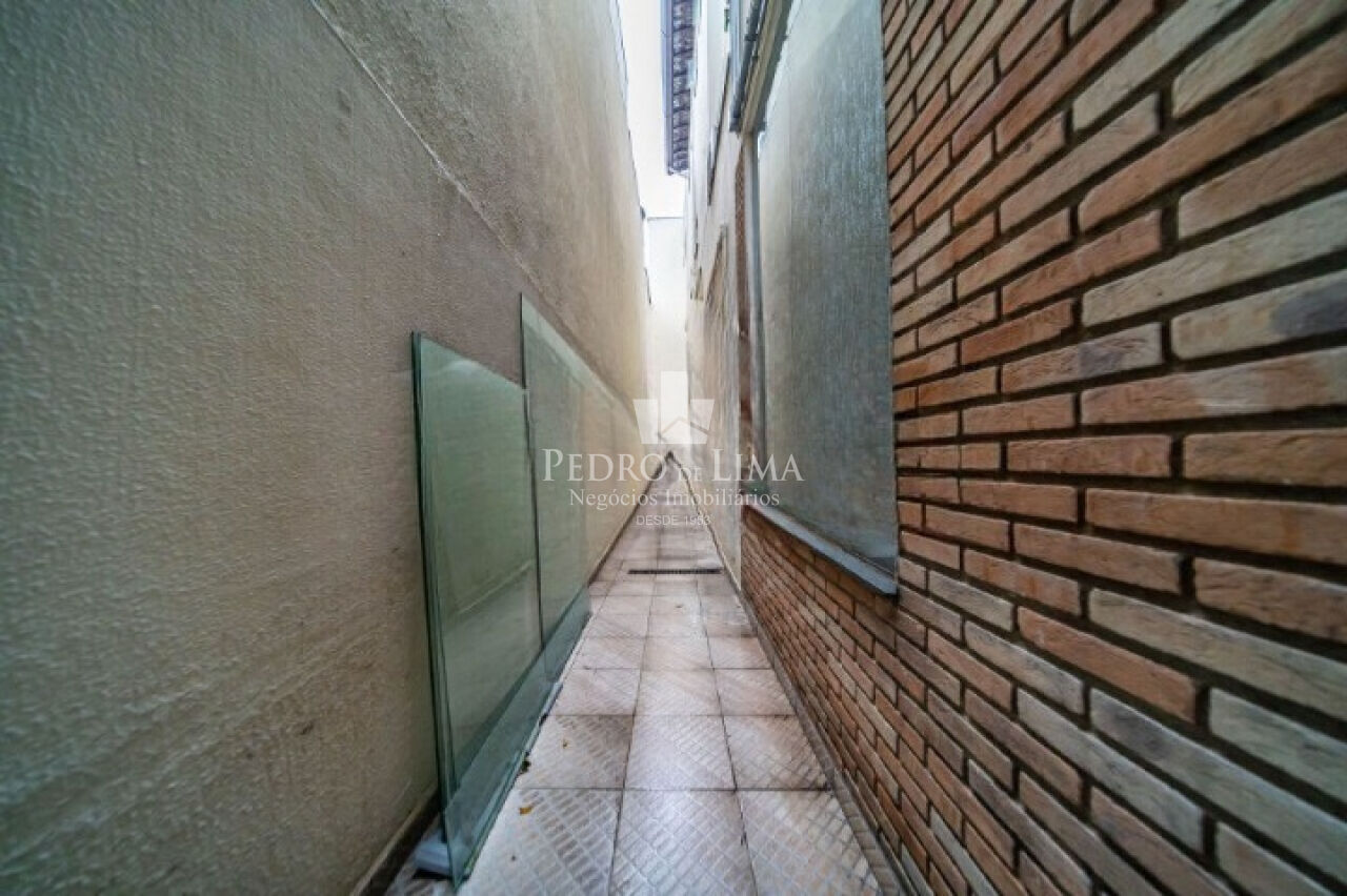 Salão no Tatuapé, todo térreo com fachada de 15m, 3 portas de entrada 320 m²