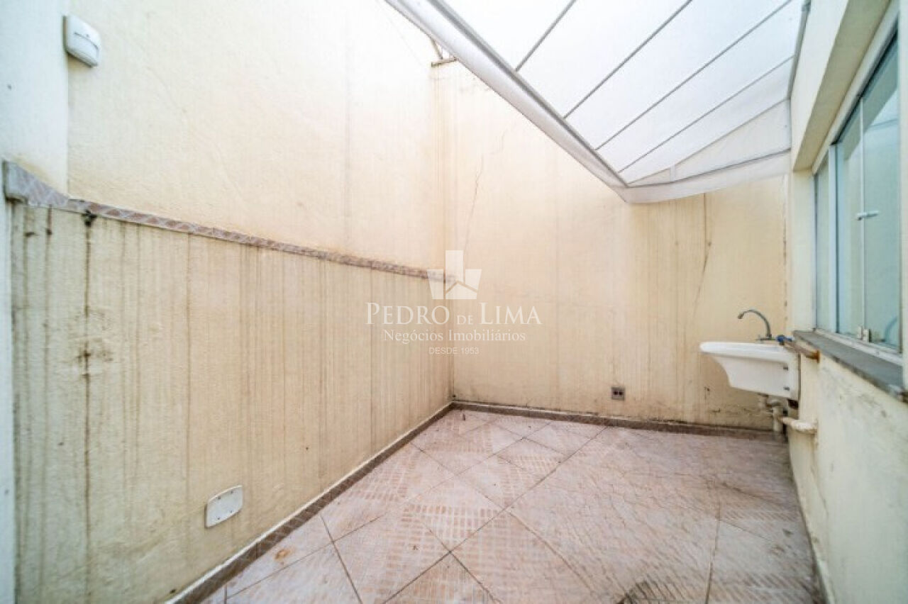 Salão no Tatuapé, todo térreo com fachada de 15m, 3 portas de entrada 320 m²