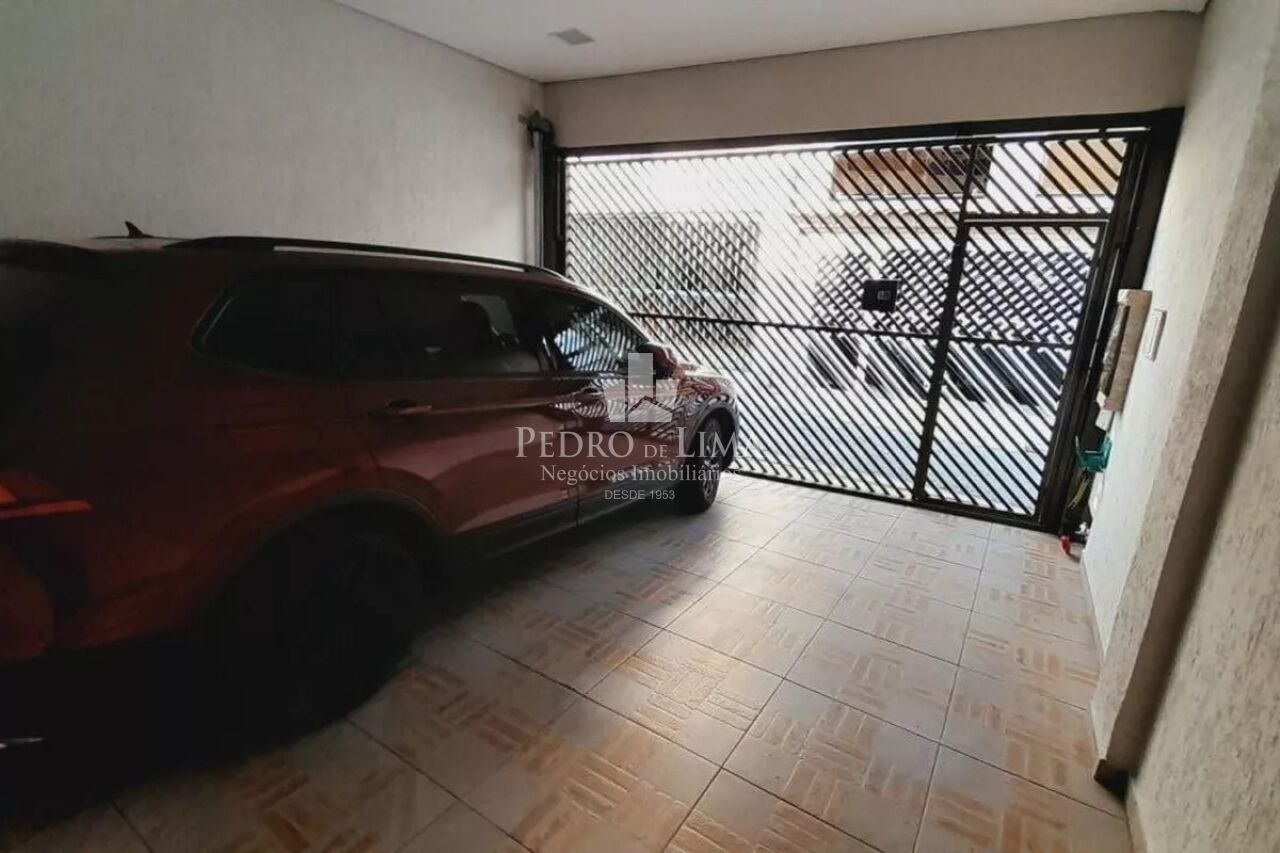 Sobrado - Vila Santa Clara - 4 suítes - 2 vagas de garagem