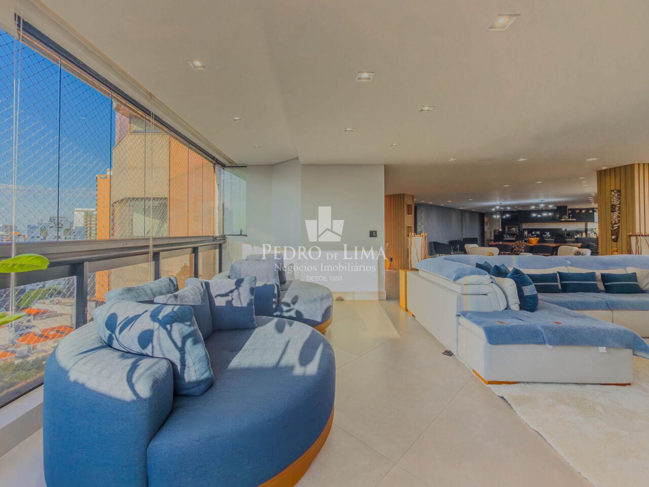 Apartamento 542m², 4 suítes 5 vagas. Condomínio Chácara Anália Franco.