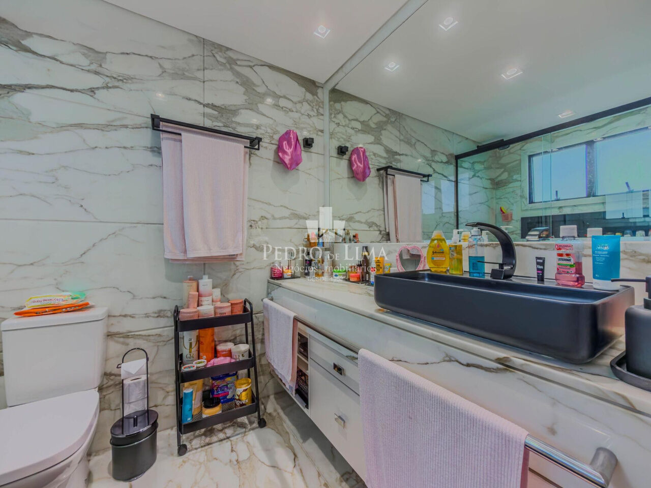 Apartamento 542m², 4 suítes 5 vagas. Condomínio Chácara Anália Franco.