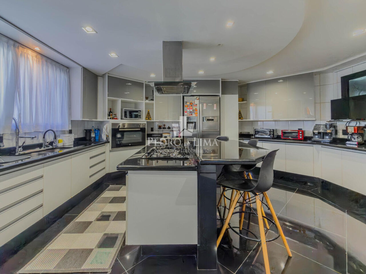 Apartamento 542m², 4 suítes 5 vagas. Condomínio Chácara Anália Franco.