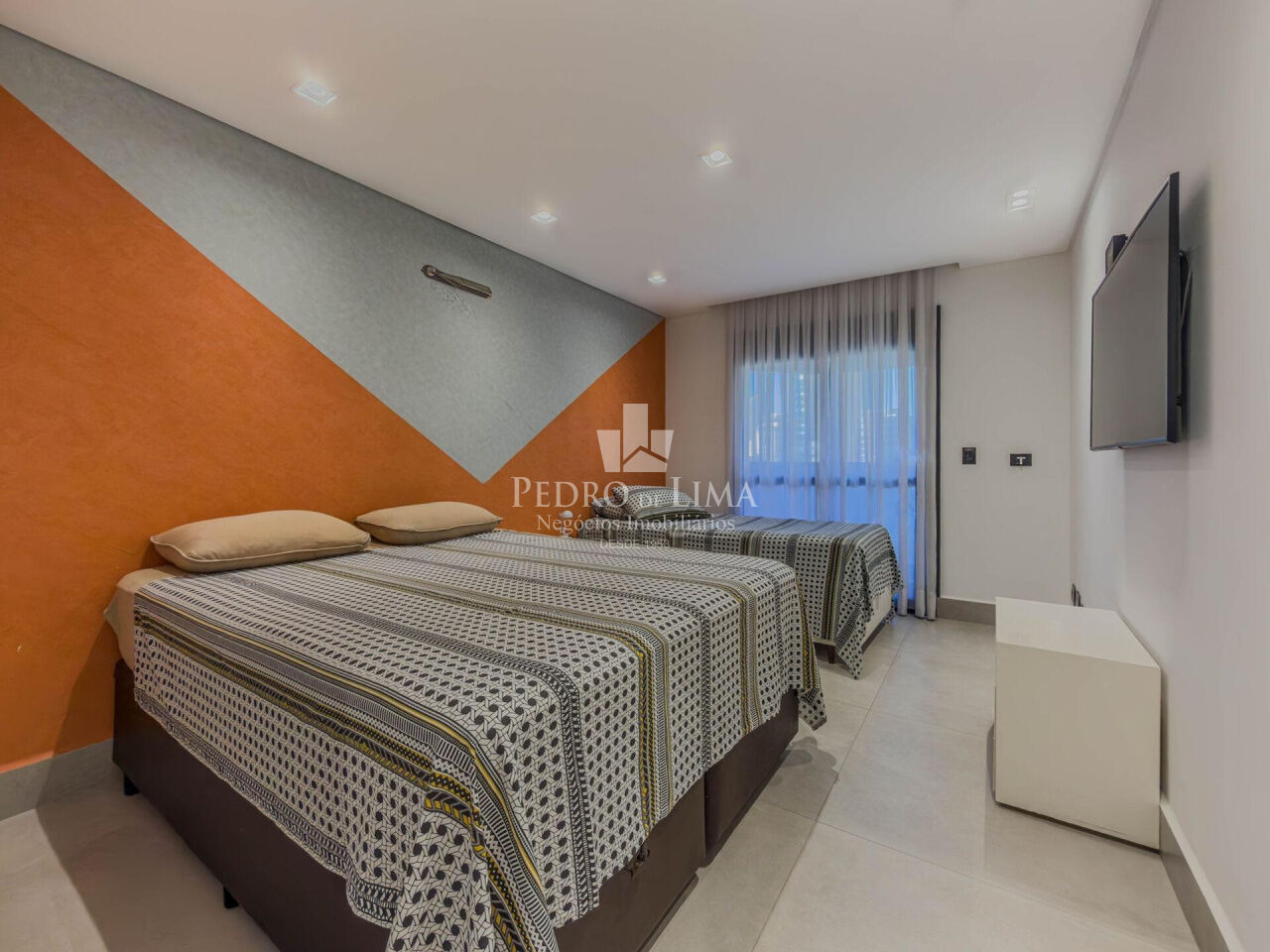 Apartamento 542m², 4 suítes 5 vagas. Condomínio Chácara Anália Franco.