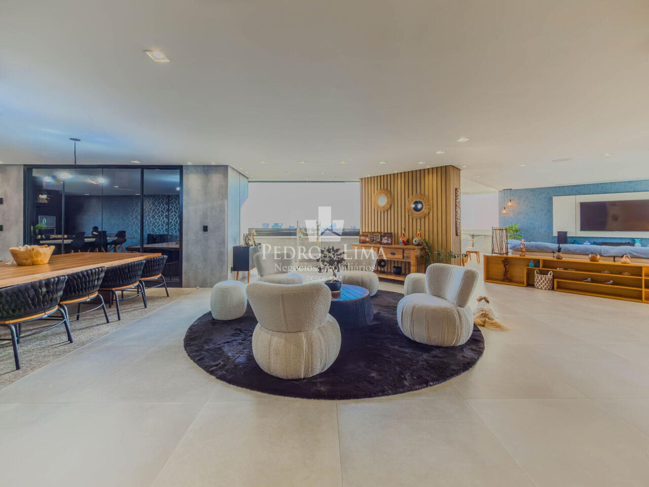 Apartamento 542m², 4 suítes 5 vagas. Condomínio Chácara Anália Franco.