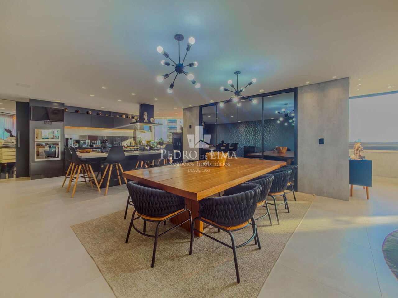 Apartamento 542m², 4 suítes 5 vagas. Condomínio Chácara Anália Franco.