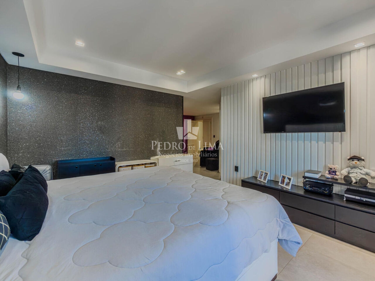 Apartamento 542m², 4 suítes 5 vagas. Condomínio Chácara Anália Franco.