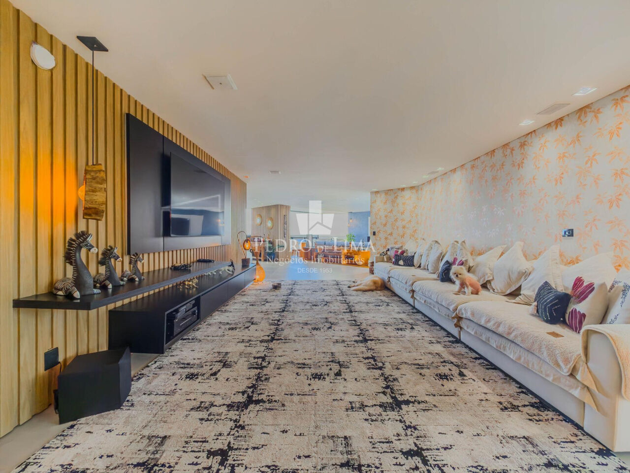 Apartamento 542m², 4 suítes 5 vagas. Condomínio Chácara Anália Franco.