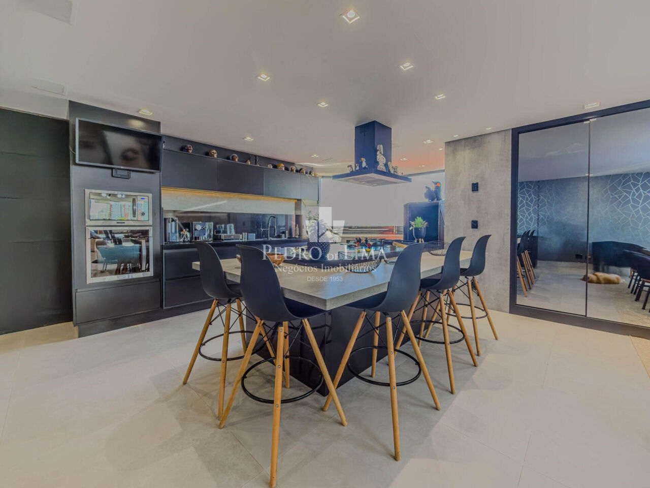 Apartamento 542m², 4 suítes 5 vagas. Condomínio Chácara Anália Franco.
