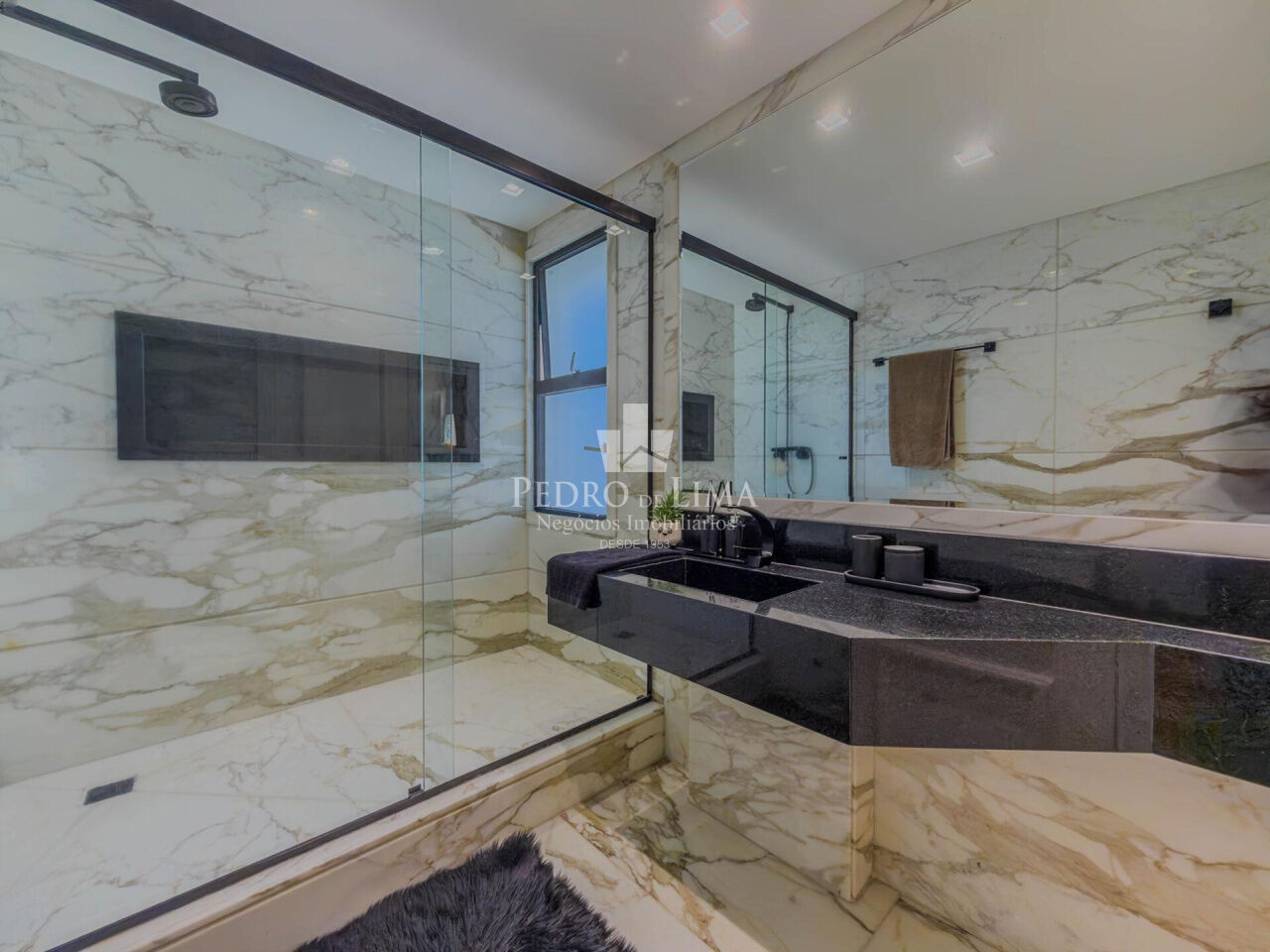 Apartamento 542m², 4 suítes 5 vagas. Condomínio Chácara Anália Franco.