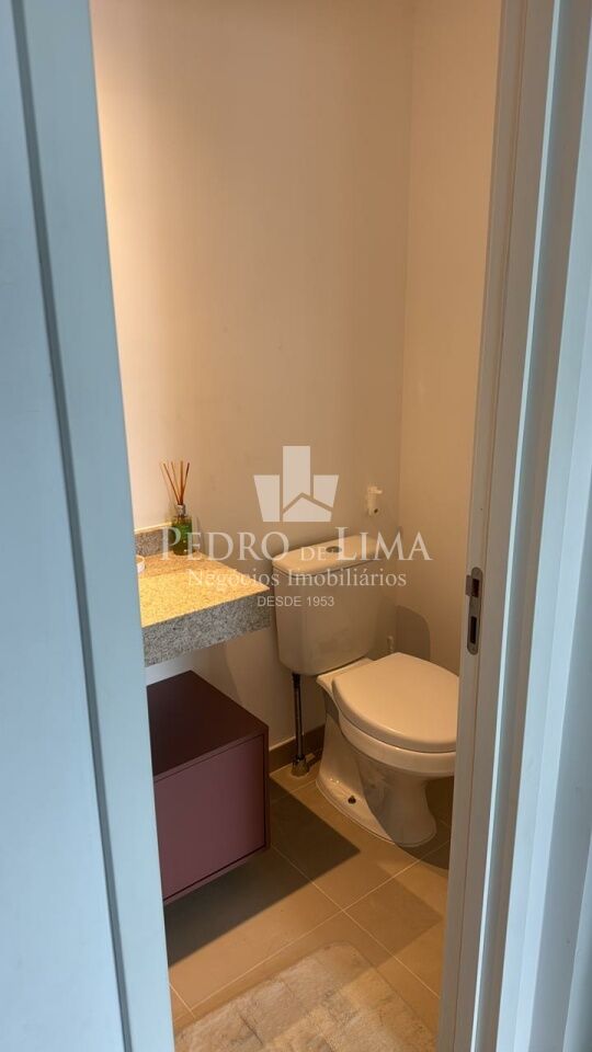Apartamento com 2 suítes e 1 vaga com varanda gourmet no condomínio Universo Tatuapé 