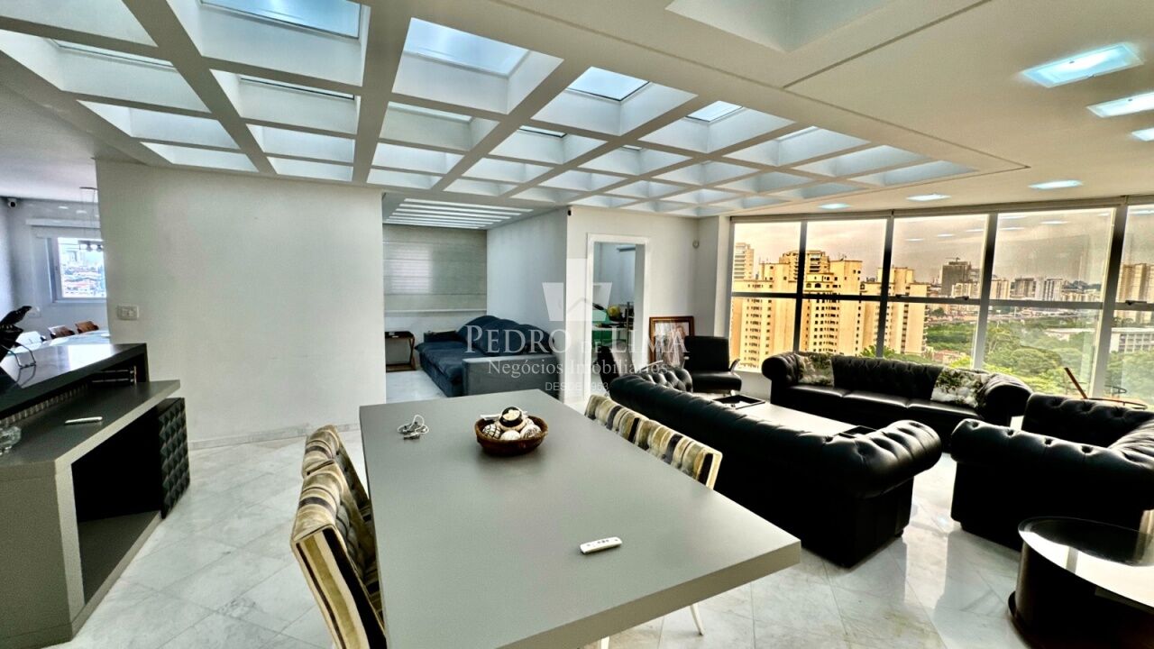 Cobertura triplex 480 mts com 4 suítes e 6 vagas na Vila Prudente.