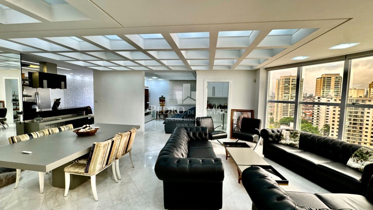 Cobertura triplex 480 mts com 4 suítes e 6 vagas na Vila Prudente.