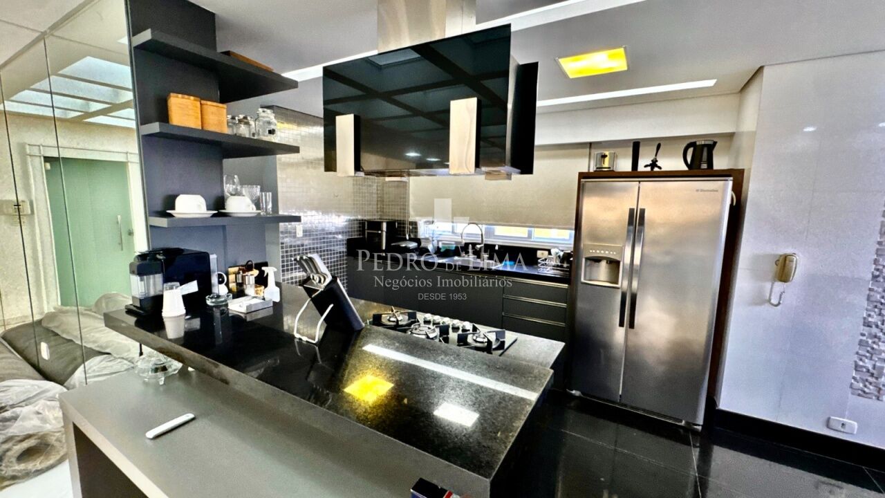 Cobertura triplex 480 mts com 4 suítes e 6 vagas na Vila Prudente.