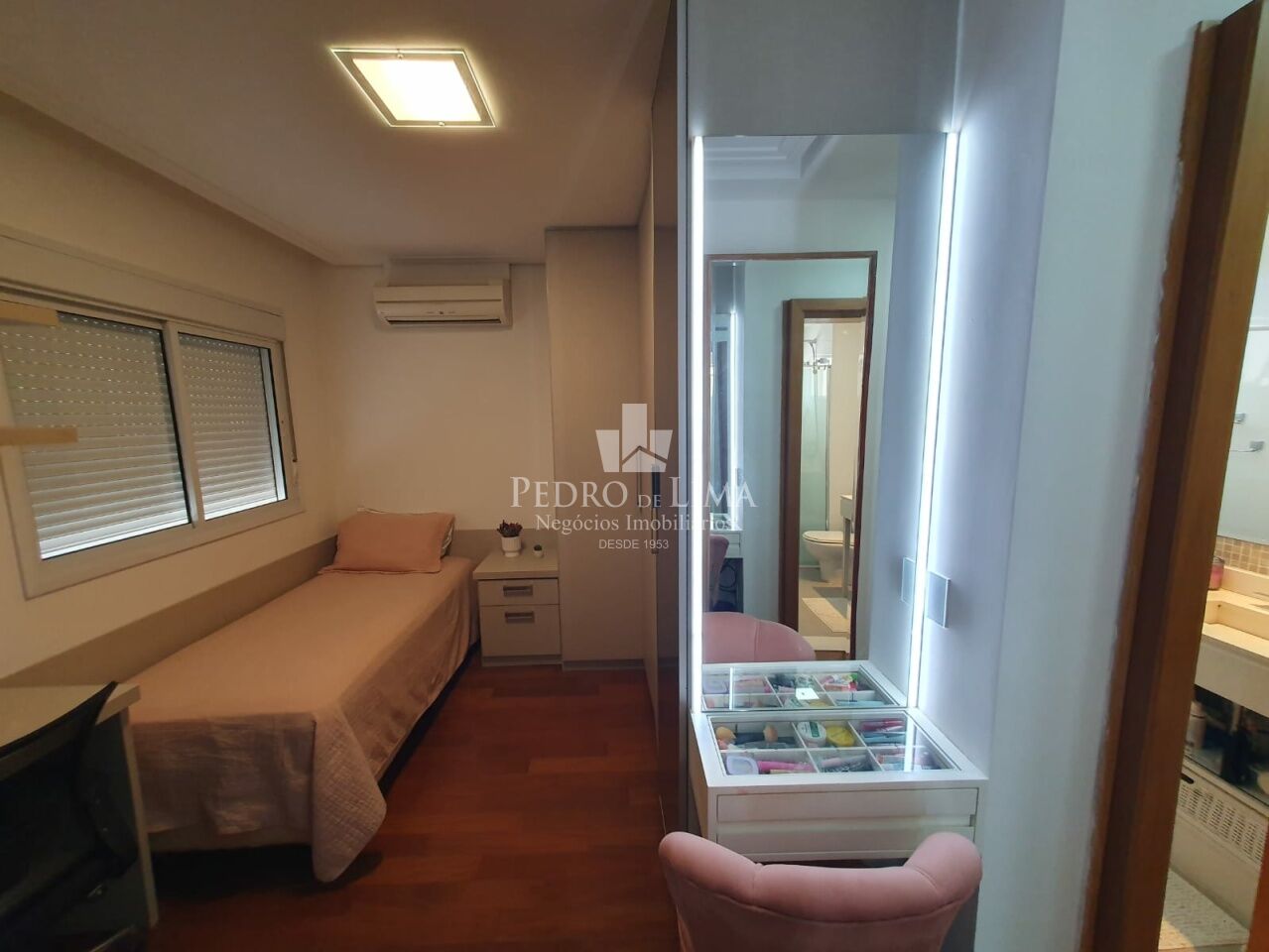 Apartamento no Tatuapé, alto padrão, "Porteira fechada", 171m2, 3 suítes e 3 vagas