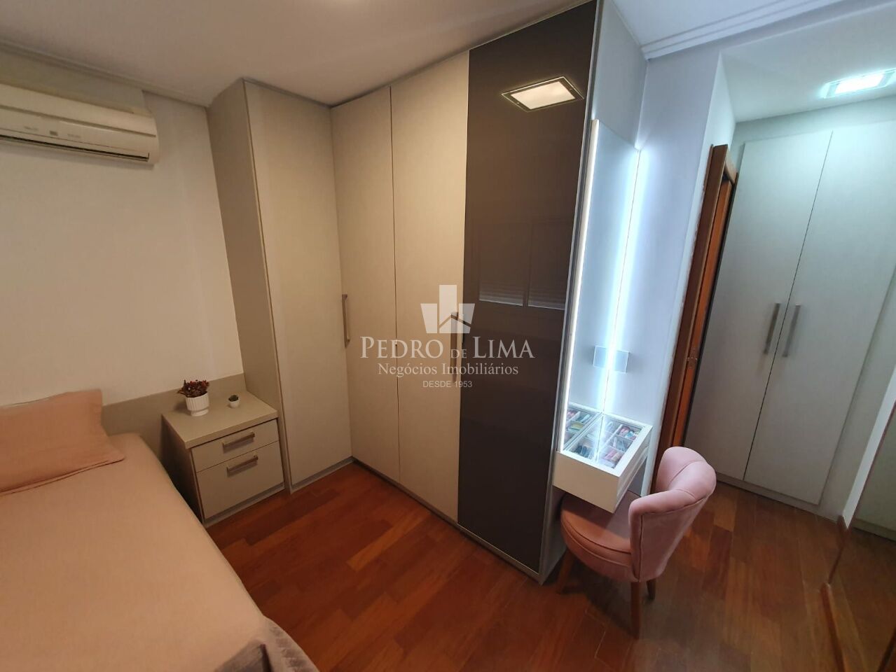 Apartamento no Tatuapé, alto padrão, "Porteira fechada", 171m2, 3 suítes e 3 vagas